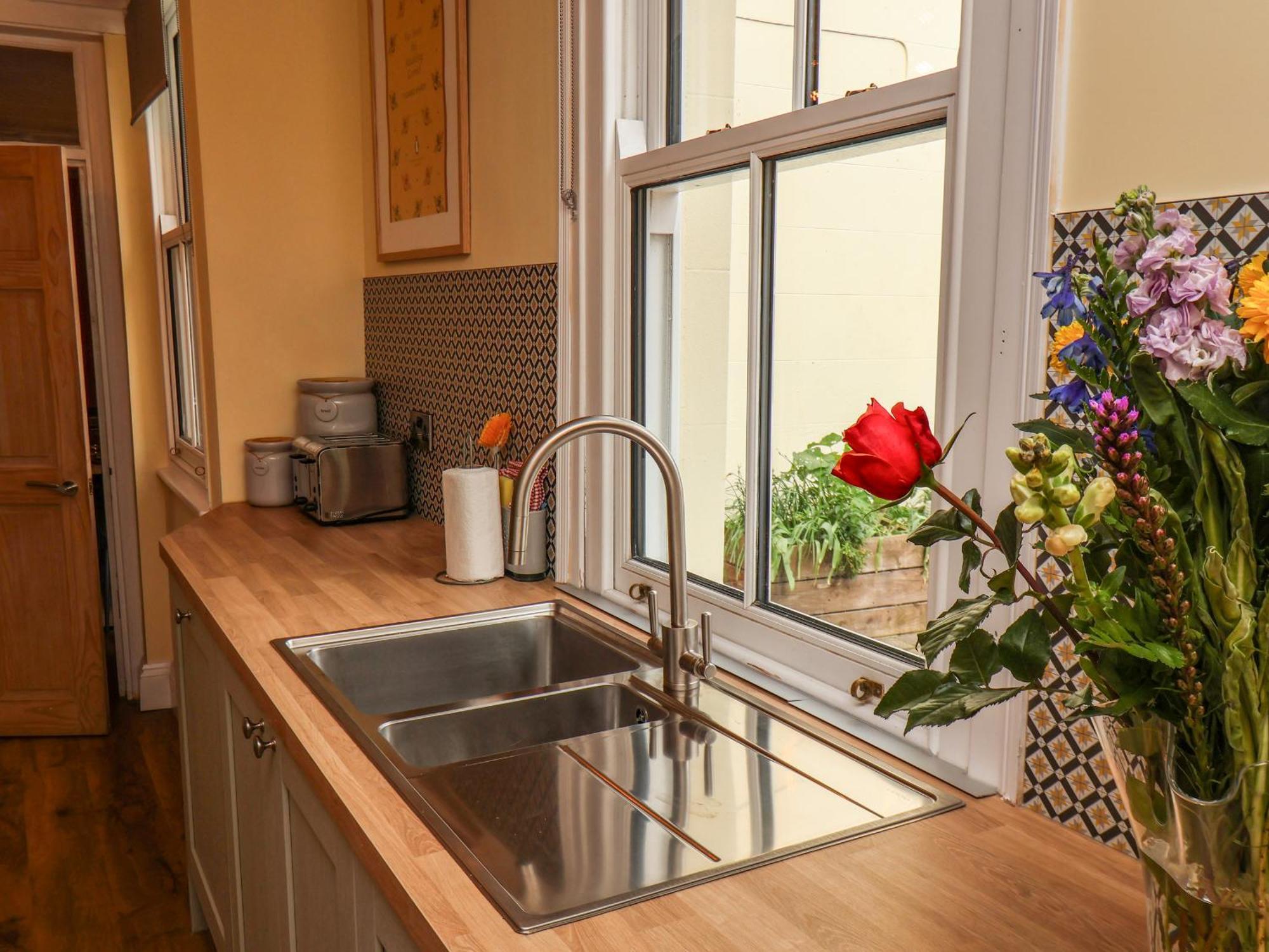 Вилла Laurel House Уитби Экстерьер фото